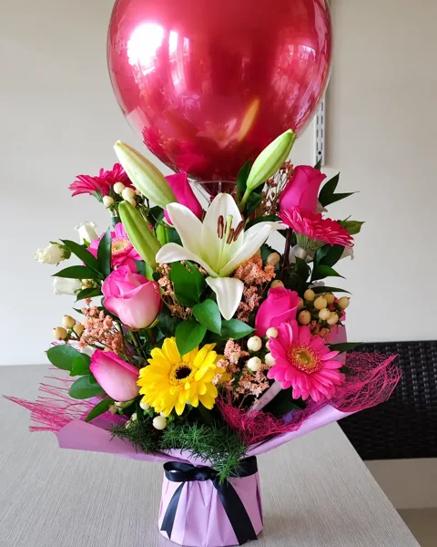 Lirios, Rosas y Globo